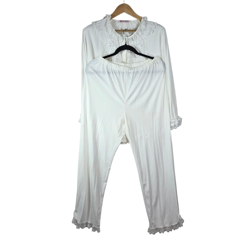 Wacoal lace accent Granny core sleepwear SET